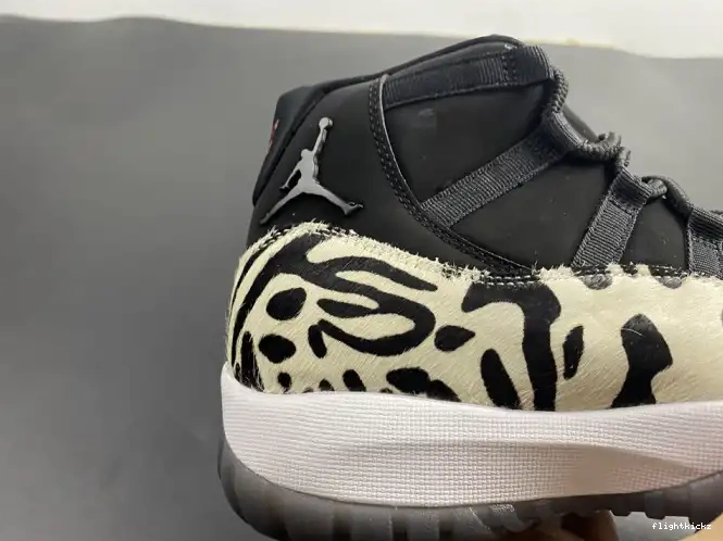 AIR INSTINCT 11 JORDAN ANIMAL AR0715-010 0704